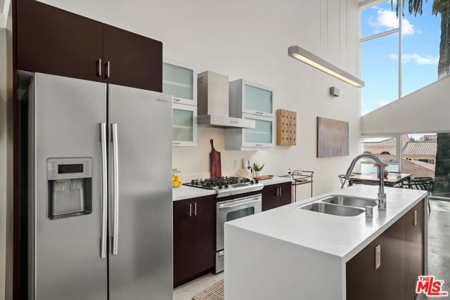 803 Wilcox Avenue, Los Angeles CA: https://media.crmls.org/mediaz/248d4e7f-8cc1-4540-8466-92bcc290212f.jpg