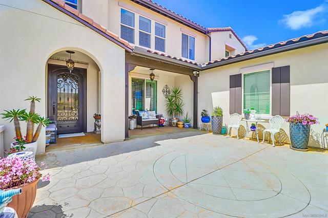 466 Agua Vista Dr, Chula Vista CA: https://media.crmls.org/mediaz/248daee4-18db-44c4-83f8-b9247d3356cc.jpg