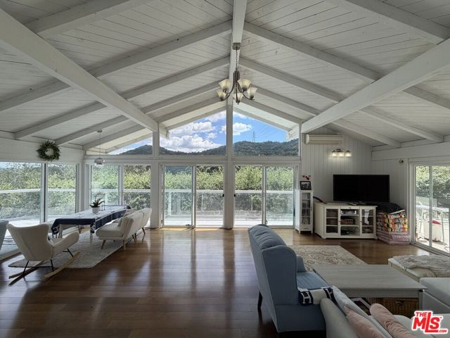 Image 3 of 31 For 3759 Lockerbie Lane