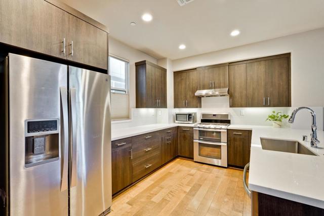 867 Maple Place, East Palo Alto CA: https://media.crmls.org/mediaz/248df413-8752-4ff6-a199-f6dbdaf5c62d.jpg