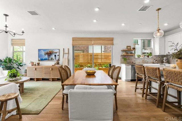 Detail Gallery Image 16 of 69 For 1763 Laurelwood Way, Oceanside,  CA 92057 - 3 Beds | 2/1 Baths