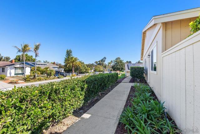 285 Aspenwood Ln, Encinitas, California 92024, 3 Bedrooms Bedrooms, ,2 BathroomsBathrooms,Condominium,For Sale,Aspenwood Ln,250019872SD