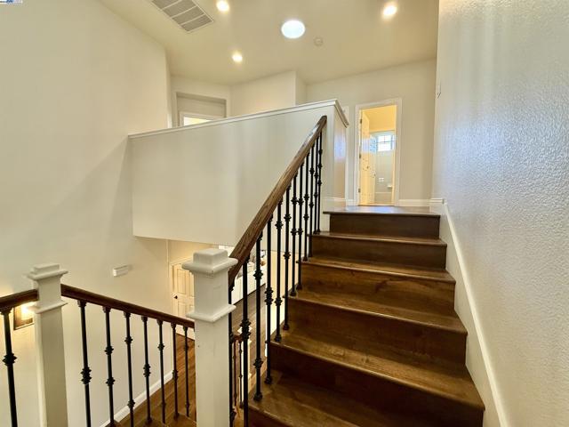1164 Lexington Way, Livermore CA: https://media.crmls.org/mediaz/248f1bd1-00bb-4a0f-952e-0bc7bb73e8f3.jpg