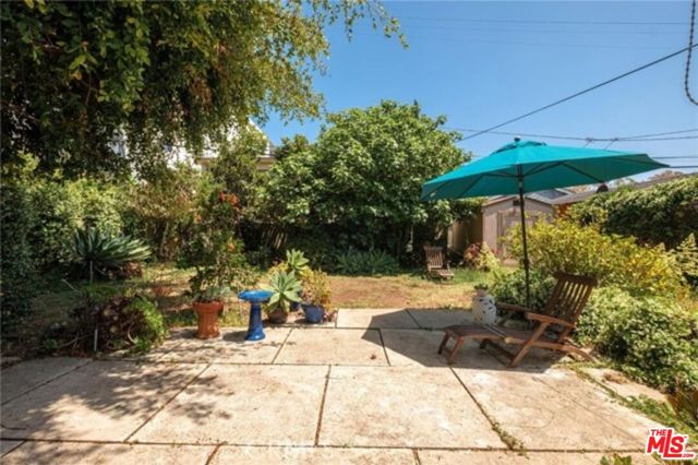 11816 Avon Way, Los Angeles CA: https://media.crmls.org/mediaz/24904f32-faa2-41d8-8669-e31fee6a1e65.jpg