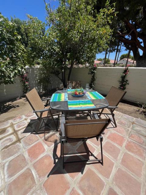 43954 Via Granada, Palm Desert CA: https://media.crmls.org/mediaz/2490e013-062a-46b8-9d99-085f91ce663c.jpg