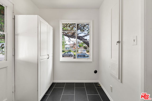 3848 Legion Lane, Los Angeles CA: https://media.crmls.org/mediaz/2490e617-9d70-4cd9-817e-2cb03888f651.jpg