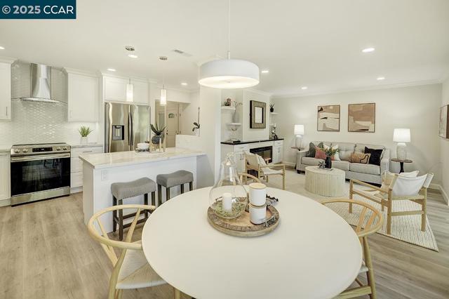 1459 Rockledge Ln, Walnut Creek CA: https://media.crmls.org/mediaz/24915190-0944-4337-b373-55af631502ef.jpg