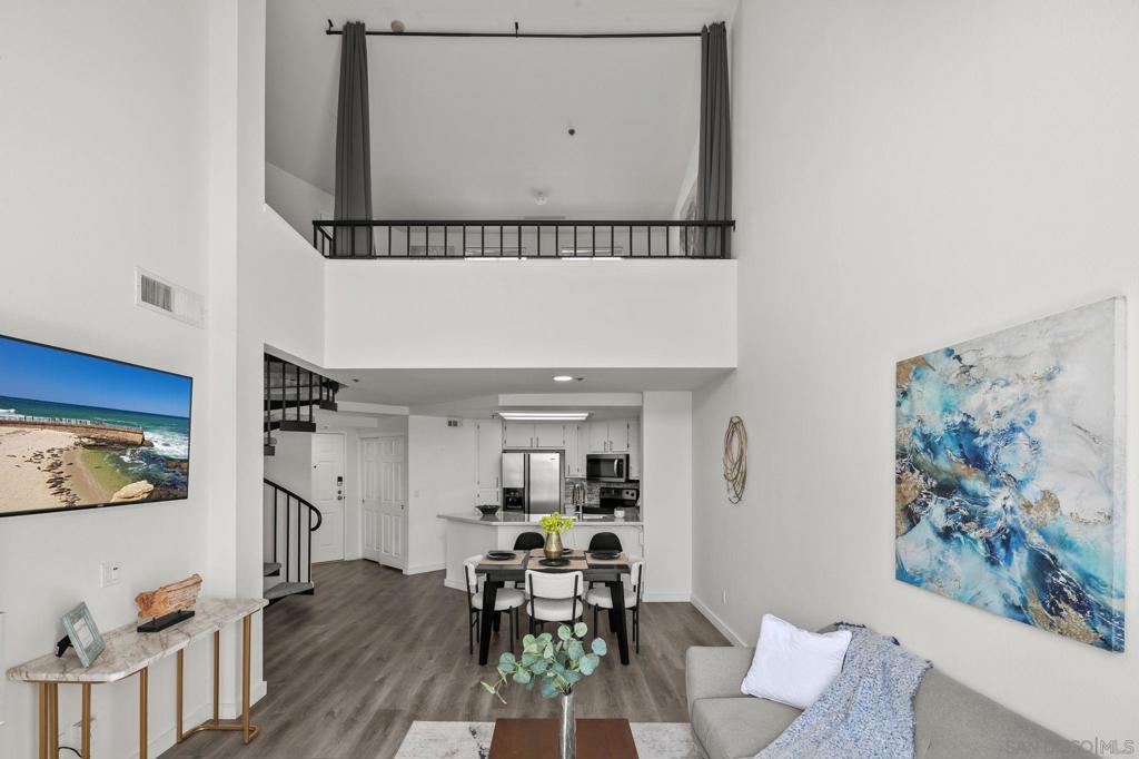 680 Camino De La Reina - photo 4