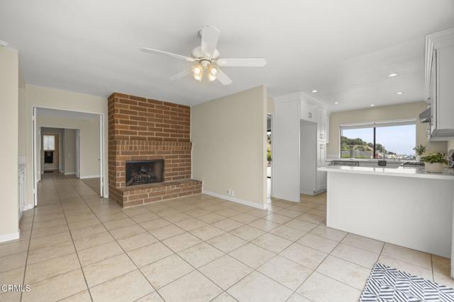 7024 Meadowview Court, Ventura CA: https://media.crmls.org/mediaz/2491c482-e0c5-4550-8f7c-2f363b11b9de.jpg