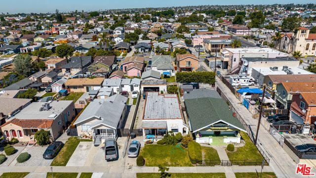 5415 5th Avenue, Los Angeles, California 90043, 3 Bedrooms Bedrooms, ,1 BathroomBathrooms,Single Family Residence,For Sale,5th,23296009