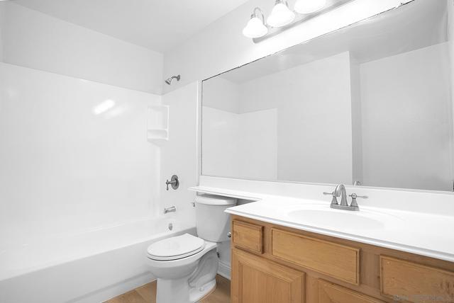 1045 Peach Ave, El Cajon CA: https://media.crmls.org/mediaz/249230b1-1aff-4f1e-b126-b8768f900519.jpg