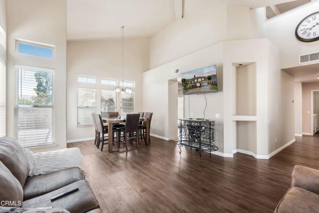 Detail Gallery Image 3 of 40 For 1032 Meadowlark Dr, Fillmore,  CA 93015 - 5 Beds | 3 Baths