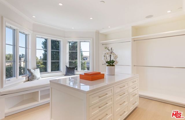 755 Napoli Drive, Pacific Palisades CA: https://media.crmls.org/mediaz/24929f37-12f4-4abb-9131-d89b2053924c.jpg