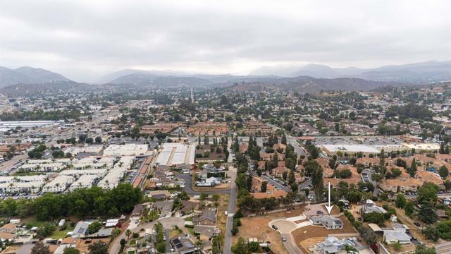 11989 Raceway Lane, Lakeside CA: https://media.crmls.org/mediaz/2492ba30-a3a4-4a04-842d-5ae74fbe46fa.jpg