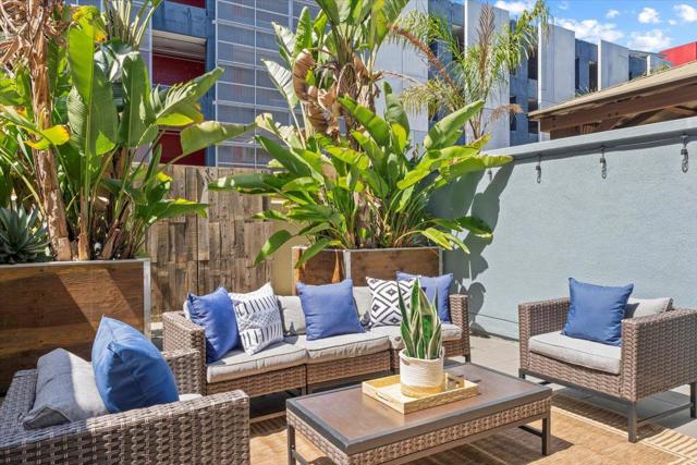 333 Santana Row, San Jose CA: https://media.crmls.org/mediaz/249321cb-b27b-41c0-abc4-ed1bef57ff24.jpg