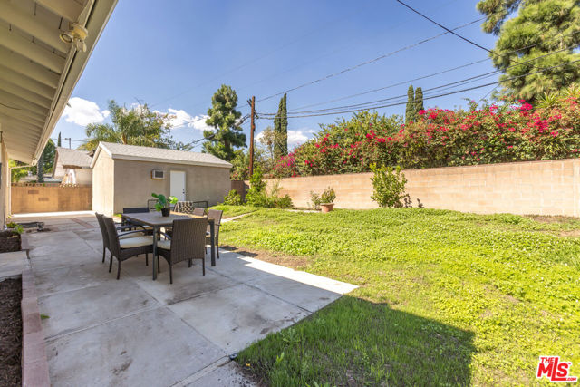18515 Chatsworth Street photo 18