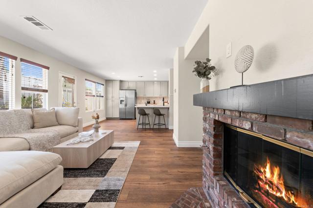 359 Franciscan Way, Oceanside CA: https://media.crmls.org/mediaz/2493e54f-6e5c-4ca7-a81b-2ada6bdb5f42.jpg