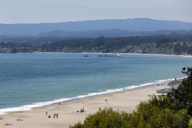 31 Seascape Resort Drive, Aptos CA: https://media.crmls.org/mediaz/249524a3-8d5c-46e4-b9e6-3805bd7e7e33.jpg