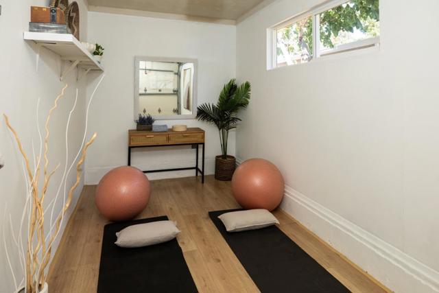 360 Fernando Avenue, Palo Alto CA: https://media.crmls.org/mediaz/2495d98e-b060-42b3-8f63-2af3bd924958.jpg