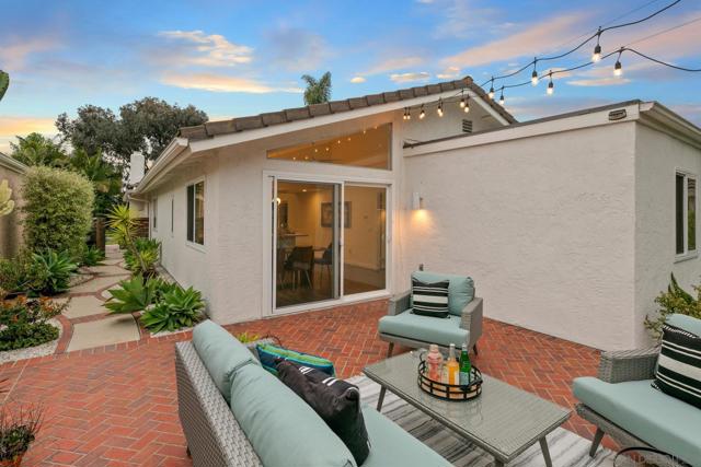 1736 Hill Top Lane, Encinitas CA: https://media.crmls.org/mediaz/2495f972-3c00-4f99-8453-28f324612851.jpg