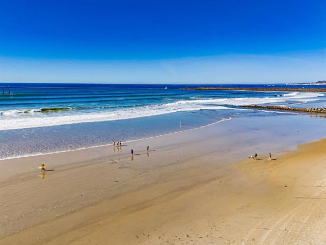 5027 Santa Monica Avenue, San Diego CA: https://media.crmls.org/mediaz/24960074-60fc-4792-87f2-020f68ece2ce.jpg