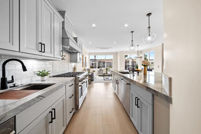 812 N Cleveland Street, Oceanside CA: https://media.crmls.org/mediaz/24960349-aabb-4159-98af-89b27a45f5b7.jpg