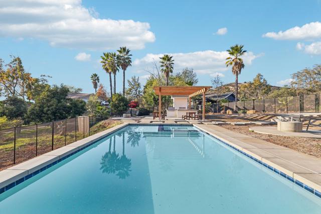 26086 Bear Valley Heights Road, Escondido CA: https://media.crmls.org/mediaz/24960cb9-5827-4800-8306-8173b5bca109.jpg
