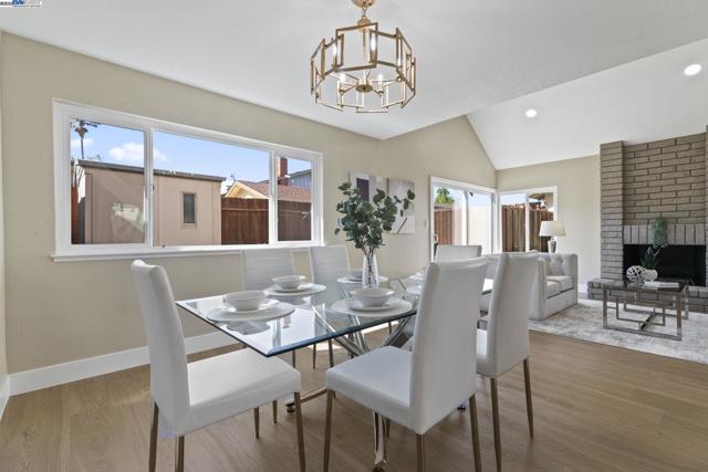 5139 Dryden Ct, Newark CA: https://media.crmls.org/mediaz/24961777-d5af-4301-b127-5d5ce2351538.jpg