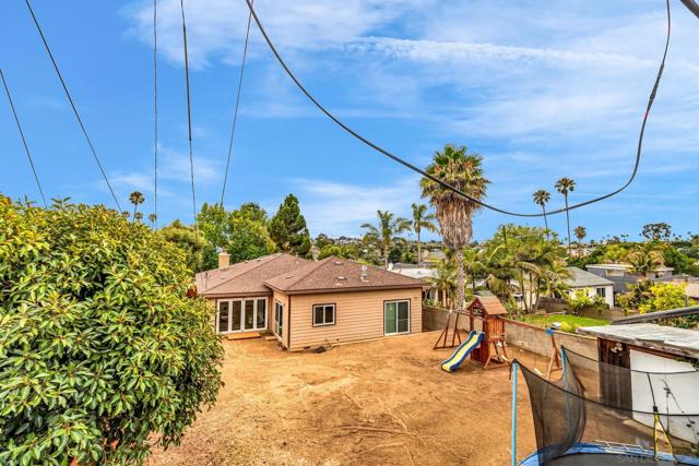 3872 Coronado Ave, San Diego CA: https://media.crmls.org/mediaz/2496d176-d9d0-4ffe-bcfb-d694cf695e1c.jpg