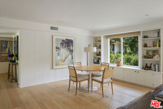 13214 Riviera Ranch Road, Los Angeles CA: https://media.crmls.org/mediaz/2497039d-eb6e-4563-a325-5be8608cd534.jpg