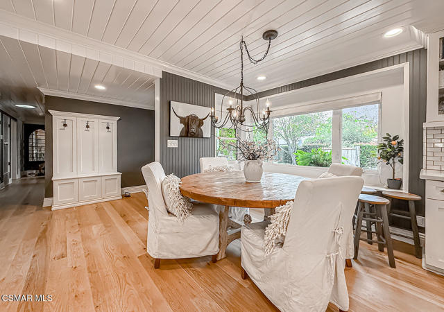 1888 El Monte Drive, Thousand Oaks CA: https://media.crmls.org/mediaz/24974a62-68ab-4f6d-971d-61d5be46906b.jpg