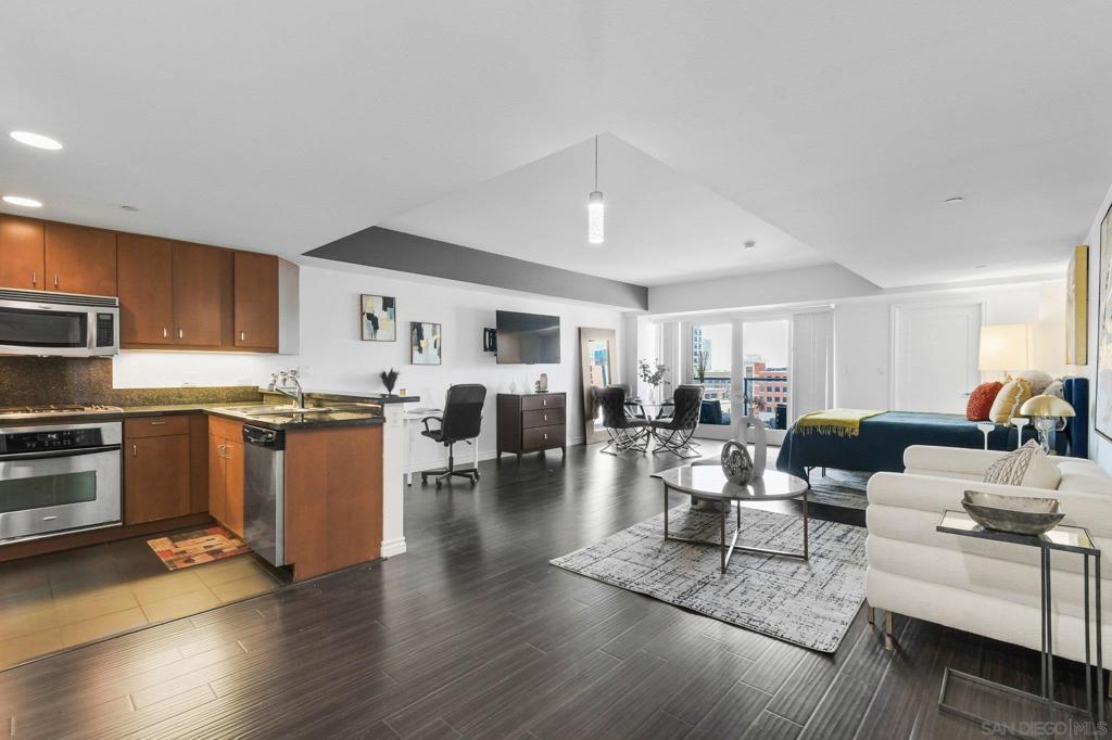 875 G St - photo 3