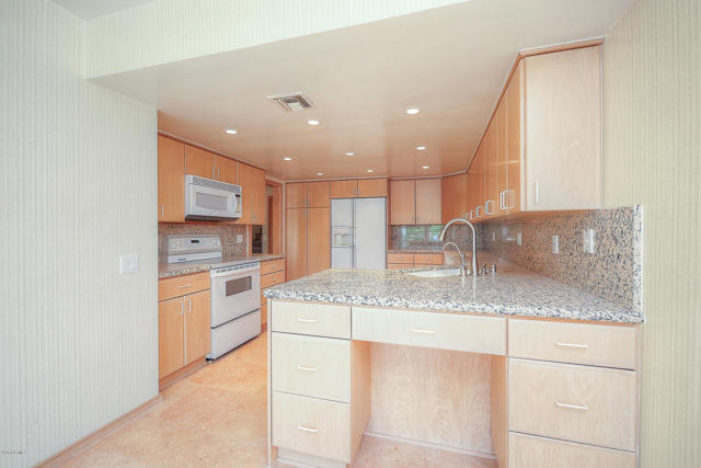 23150 Park Sorrento, Calabasas CA: https://media.crmls.org/mediaz/2497a574-c56e-4759-bdea-61663695ce72.jpg