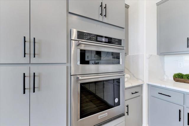 210 Waters Park Circle, San Mateo CA: https://media.crmls.org/mediaz/2497e859-41ea-4ce8-8655-a7853fed1fdd.jpg