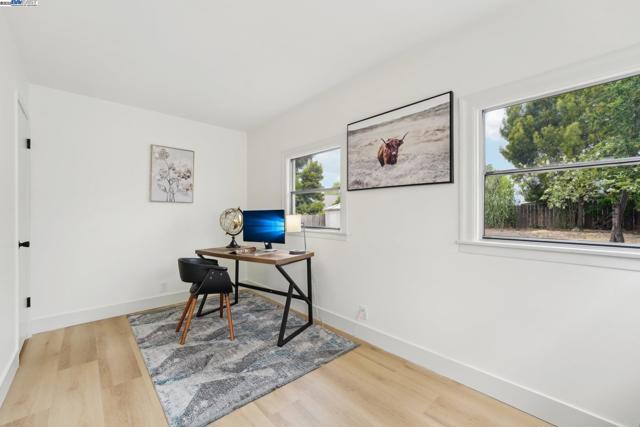 2155 42nd ave, Oakland CA: https://media.crmls.org/mediaz/2498d6ba-63be-4a40-859c-03206e081e56.jpg