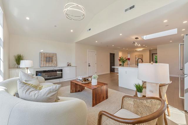 529 Hobart Avenue, San Mateo CA: https://media.crmls.org/mediaz/2498f205-3a30-4c73-8044-86dfb05cd376.jpg