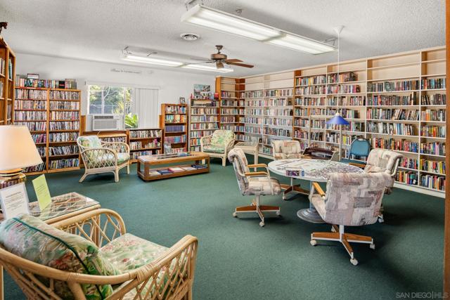 328 Killdeer, Oceanside CA: https://media.crmls.org/mediaz/24992c12-b386-421e-8e72-1e1a35a20b44.jpg