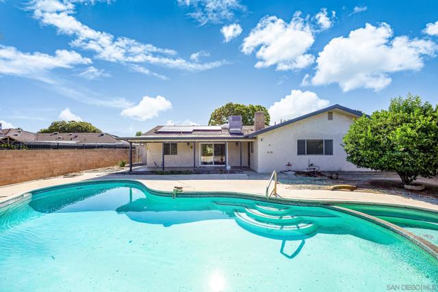 26463 Hamre Pl, Hemet CA: https://media.crmls.org/mediaz/249a60f5-6db3-4293-8155-cf34f433a1a5.jpg
