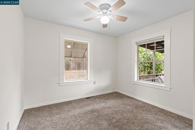 466 Clark St, Crockett CA: https://media.crmls.org/mediaz/249b6d20-32e3-4323-9719-92a7a059ca4f.jpg