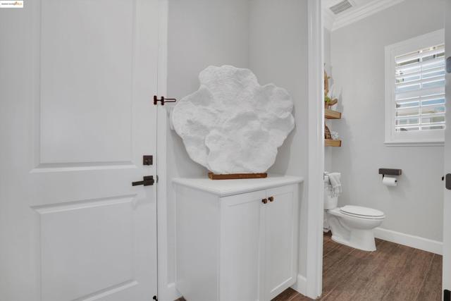 542 Harbor Cove Cir, Discovery Bay CA: https://media.crmls.org/mediaz/249bd822-0767-4bd5-8c8b-47bff96f8f88.jpg
