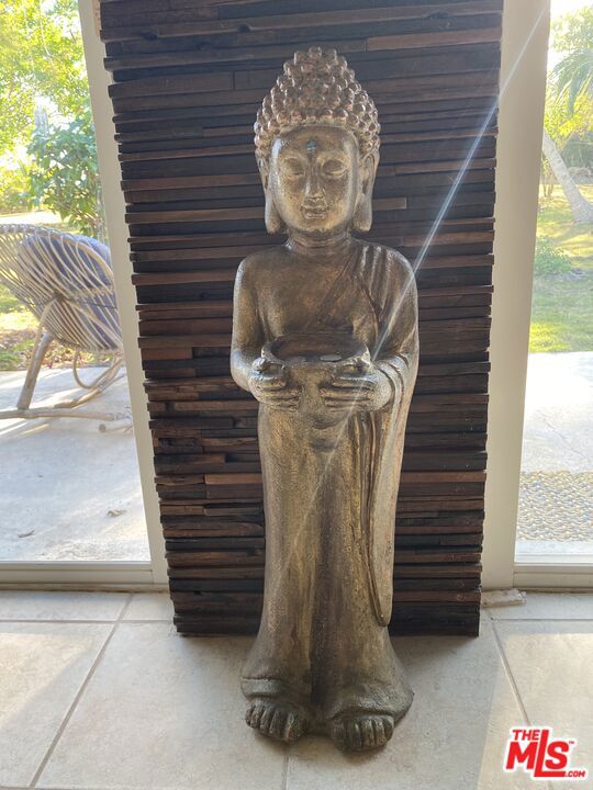 1 Papaya Road,  CA: https://media.crmls.org/mediaz/249bdd36-d4b2-4080-9fcb-9620caf5b95f.jpg