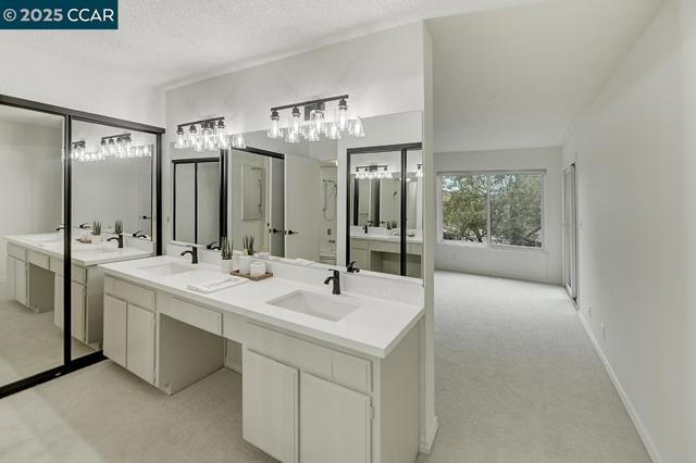 3350 Rossmoor Pkwy, Walnut Creek CA: https://media.crmls.org/mediaz/249be910-5c01-42b8-9592-8f79a50e9ab2.jpg