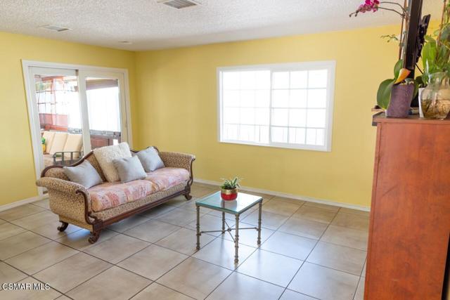 38251 Lisman Avenue, Palmdale CA: https://media.crmls.org/mediaz/249bfd7b-489a-46ad-81a7-090f255f1bce.jpg