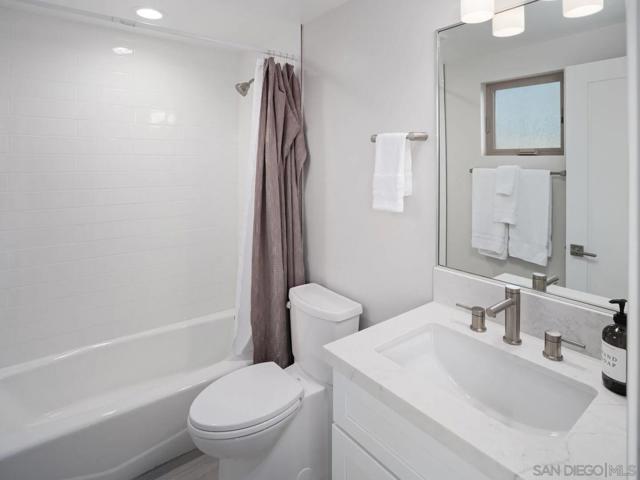 851 53 Sapphire, San Diego CA: https://media.crmls.org/mediaz/249c7610-ef0b-498a-9336-331f7cadcbe8.jpg