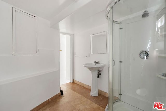 2165 Valentine Street, Los Angeles CA: https://media.crmls.org/mediaz/249cf6ea-4ad0-48f1-889d-a31f758d8a98.jpg