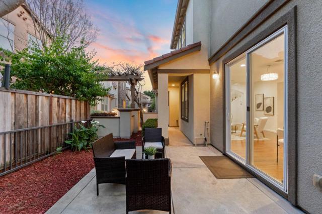 325 Toscana Way, Hayward CA: https://media.crmls.org/mediaz/249d4201-18bb-4f63-87a8-4b095e041798.jpg