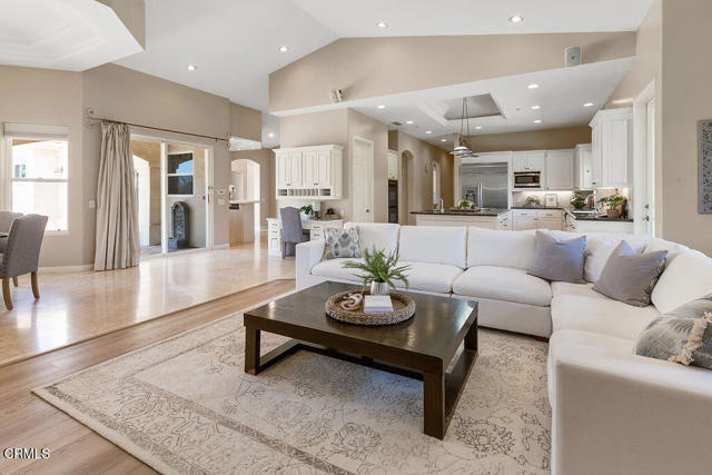 2625 Marvella Court, Camarillo CA: https://media.crmls.org/mediaz/249dc7cf-68bf-4a89-bd8d-9bce1c866b4c.jpg