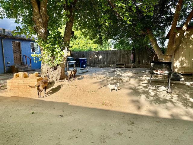 4208 Esmail Avenue, Keyes CA: https://media.crmls.org/mediaz/249e10f8-6af9-429c-a55b-a20b11a8f085.jpg