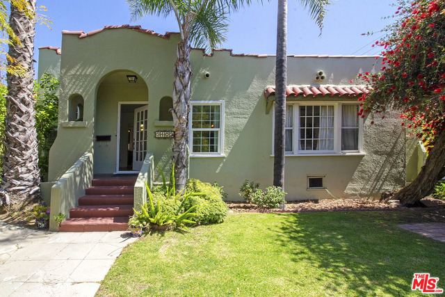 3403 Glenhurst Avenue, Los Angeles CA: https://media.crmls.org/mediaz/249ed221-59d2-4eca-9c5d-e3d1feafe911.jpg
