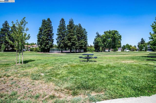 4667 Laurie Cmn, Livermore CA: https://media.crmls.org/mediaz/249ef1ab-b52f-4dfe-b386-c2aa6675e23f.jpg